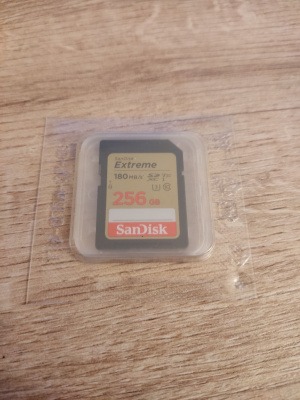 ����� ������ SanDisk Extreme SDXC Class 10 UHS-I U3 V30 256Gb (180/130 MB/s)